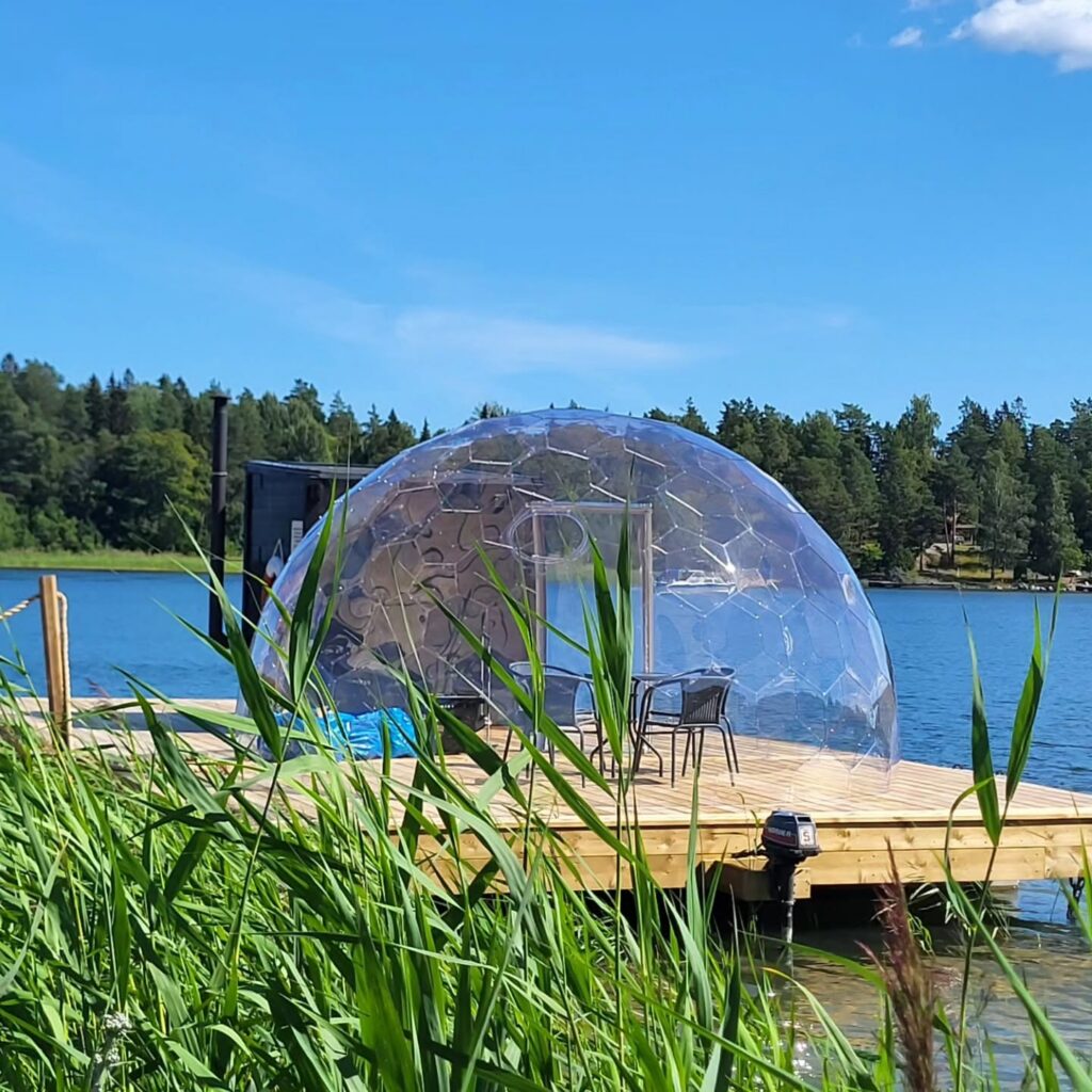 Bastun och globen på bryggan
